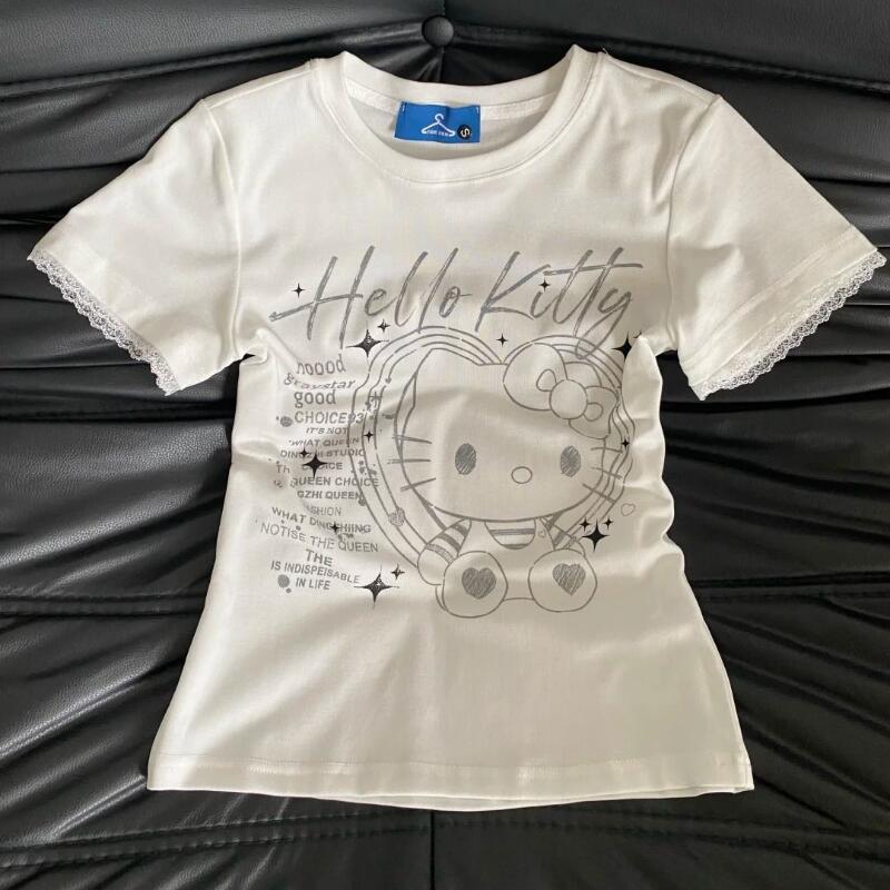 Street Fashion Us - 夏の女性の新しいスイートクールレトロハローキティレース半袖Tシャツスリムトップスかわいいストリートファッション2026半袖インズ